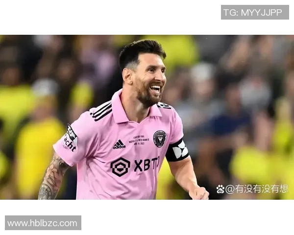 《足球世界精彩纷呈的球星盘点与突破性表现》 《足球世界精彩纷呈的球星盘点与突破性表现》