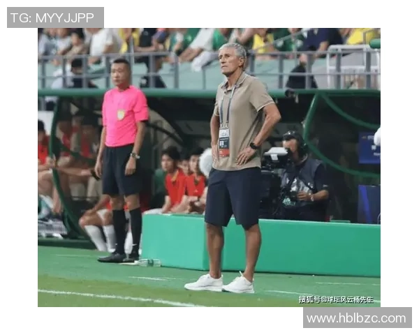 足球球星意外摔跤现场瞬间引发热议，球迷纷纷讨论其尴尬表现